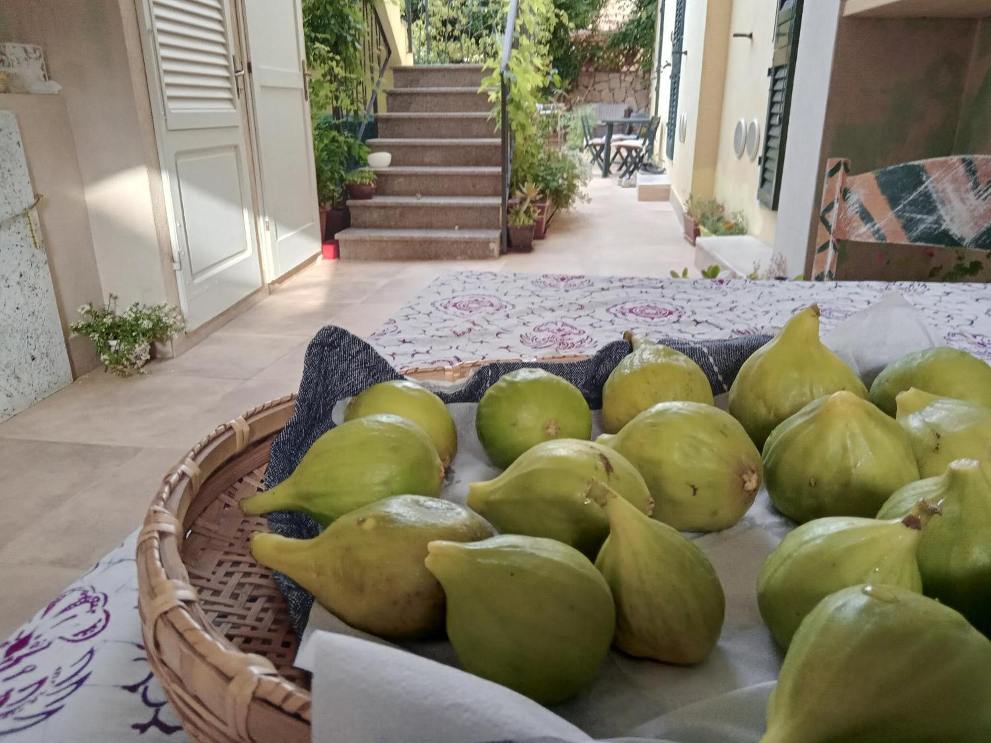 Il Giardino Di Tatiana Rooms & Breakfast La Maddalena  Zimmer foto
