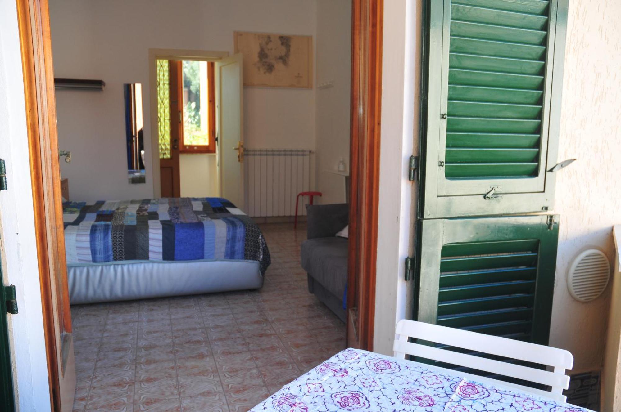 Il Giardino Di Tatiana Rooms & Breakfast La Maddalena  Zimmer foto