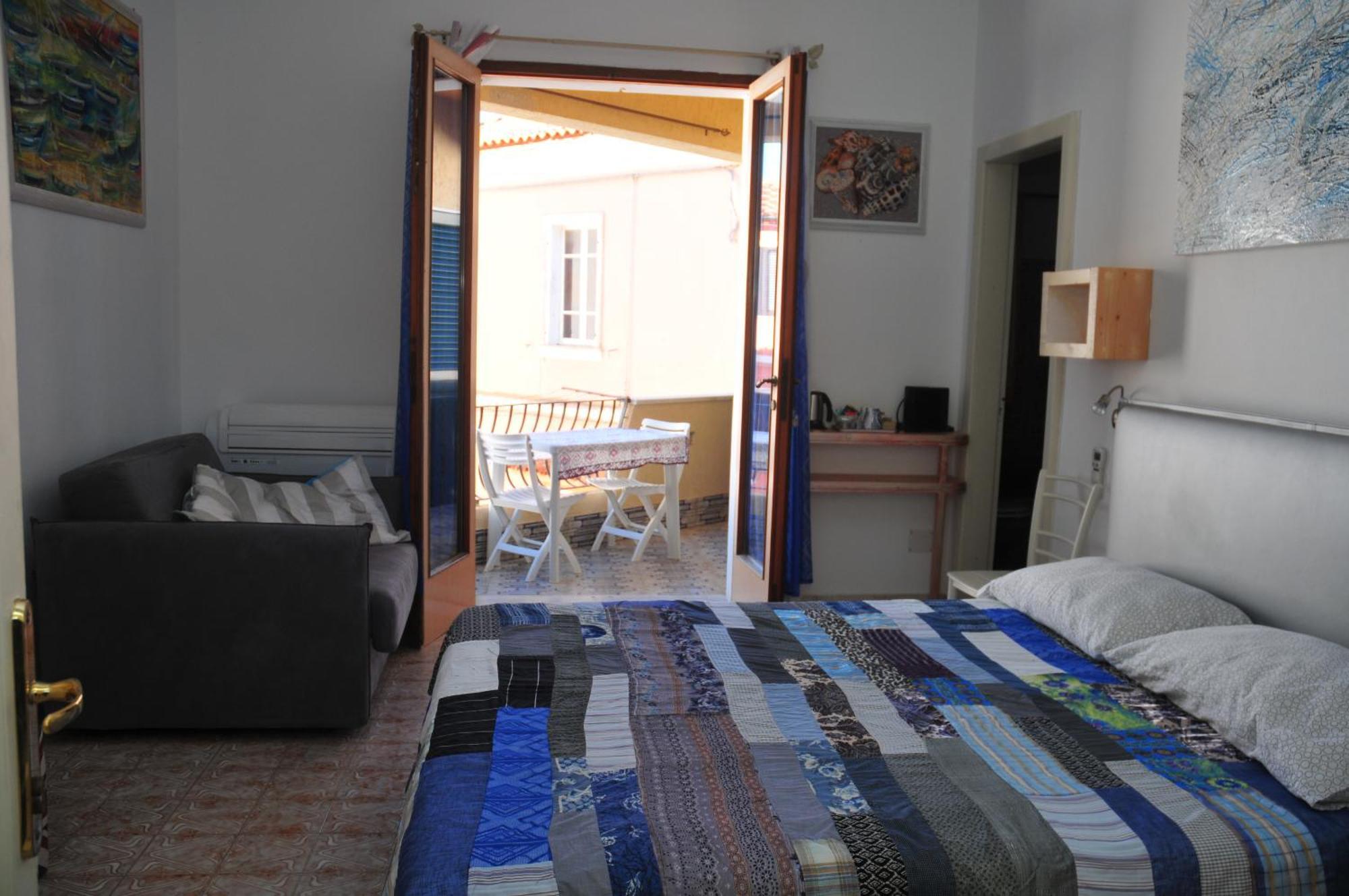 Il Giardino Di Tatiana Rooms & Breakfast La Maddalena  Zimmer foto
