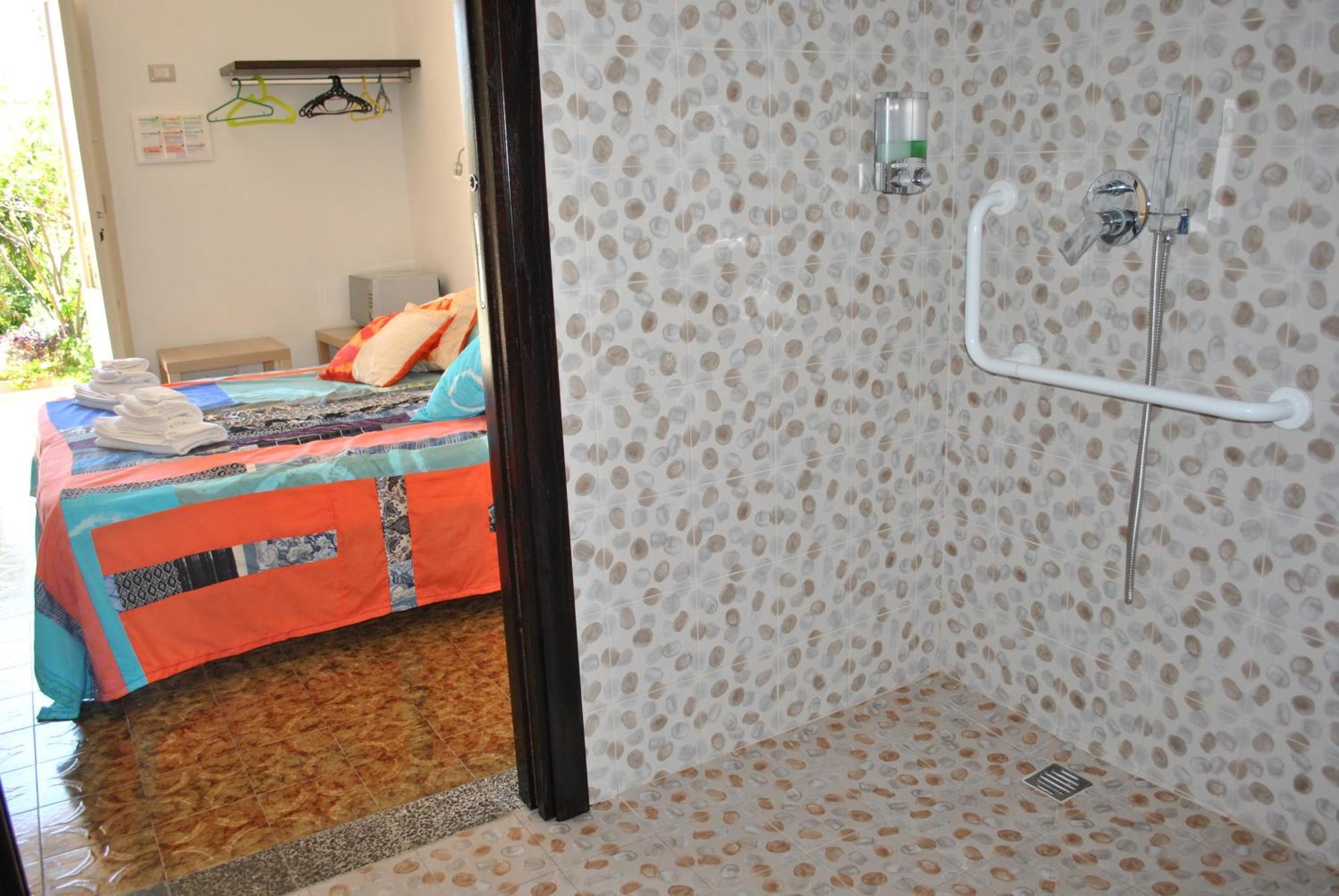 Il Giardino Di Tatiana Rooms & Breakfast La Maddalena  Zimmer foto