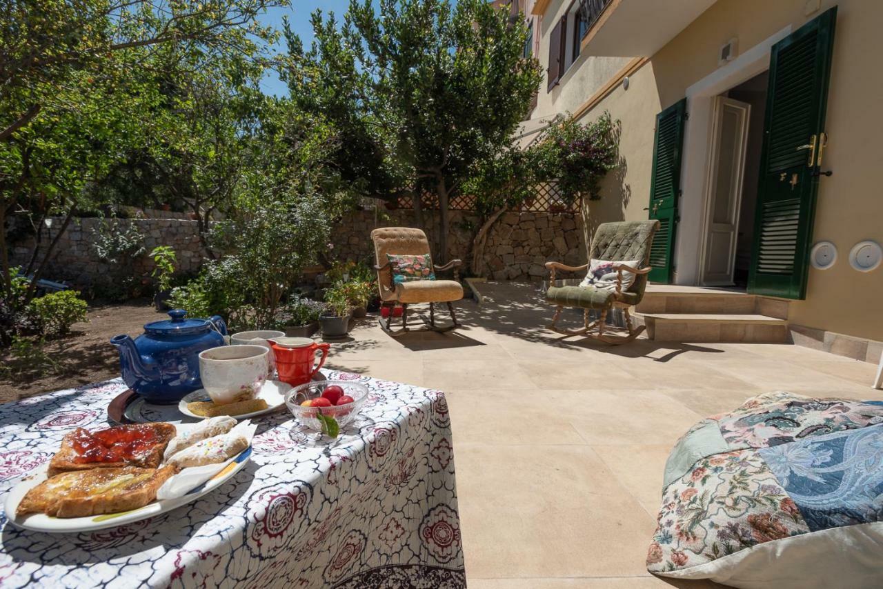 Il Giardino Di Tatiana Rooms & Breakfast La Maddalena  Exterior foto